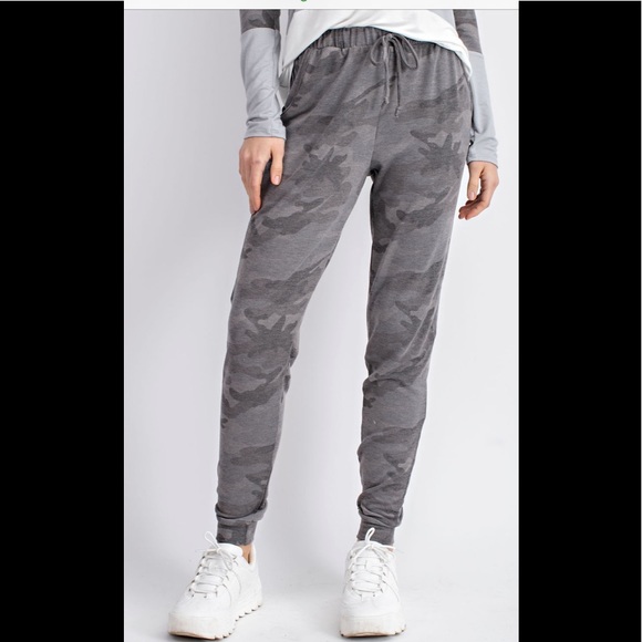Pocketed Gray Camouflage Joggers - Picture 3 of 8
